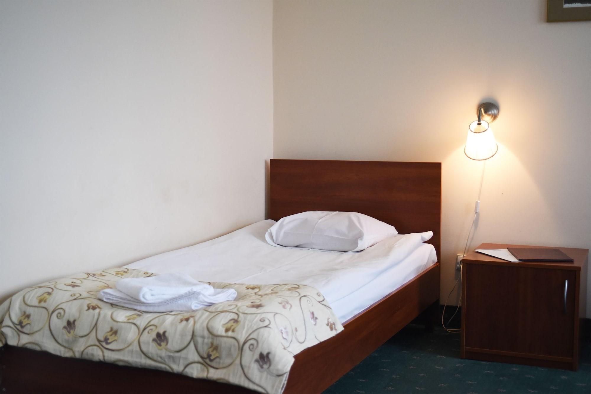 Parkhotel Economic Wielka Wies  Екстериор снимка