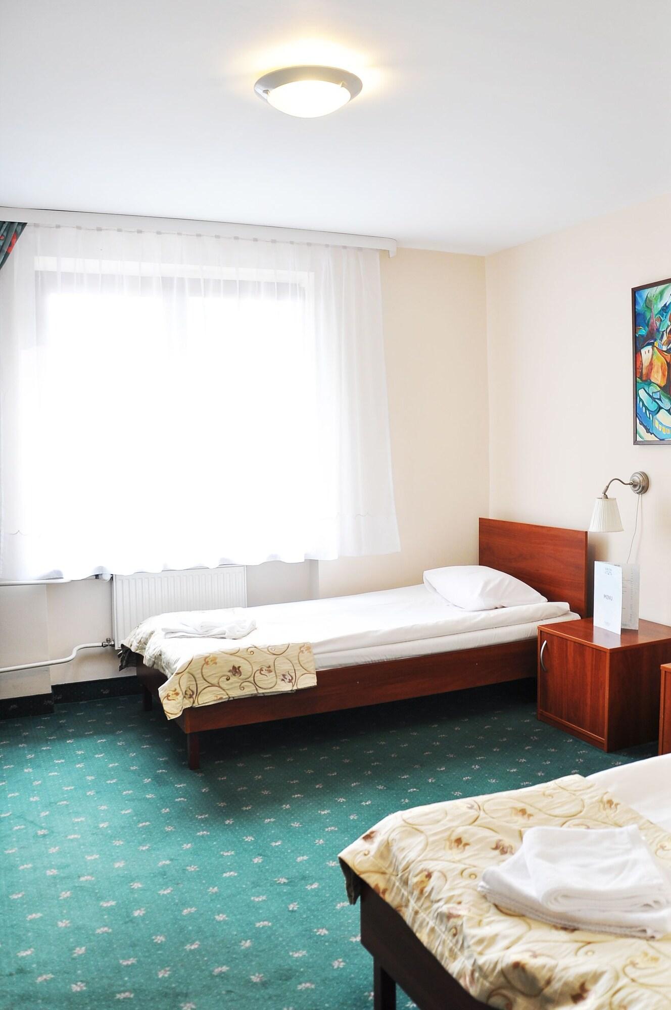 Parkhotel Economic Wielka Wies  Екстериор снимка