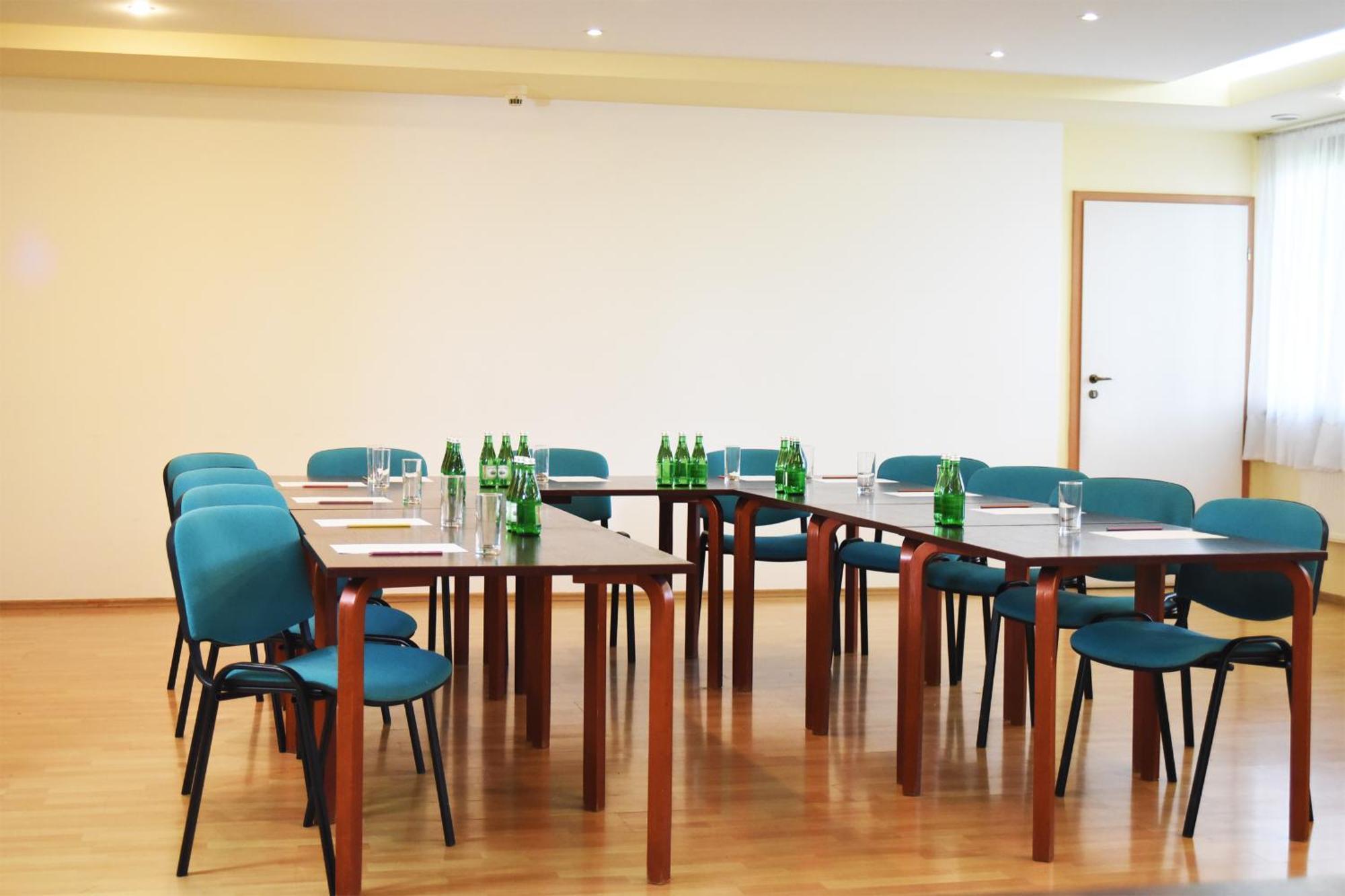 Parkhotel Economic Wielka Wies  Екстериор снимка