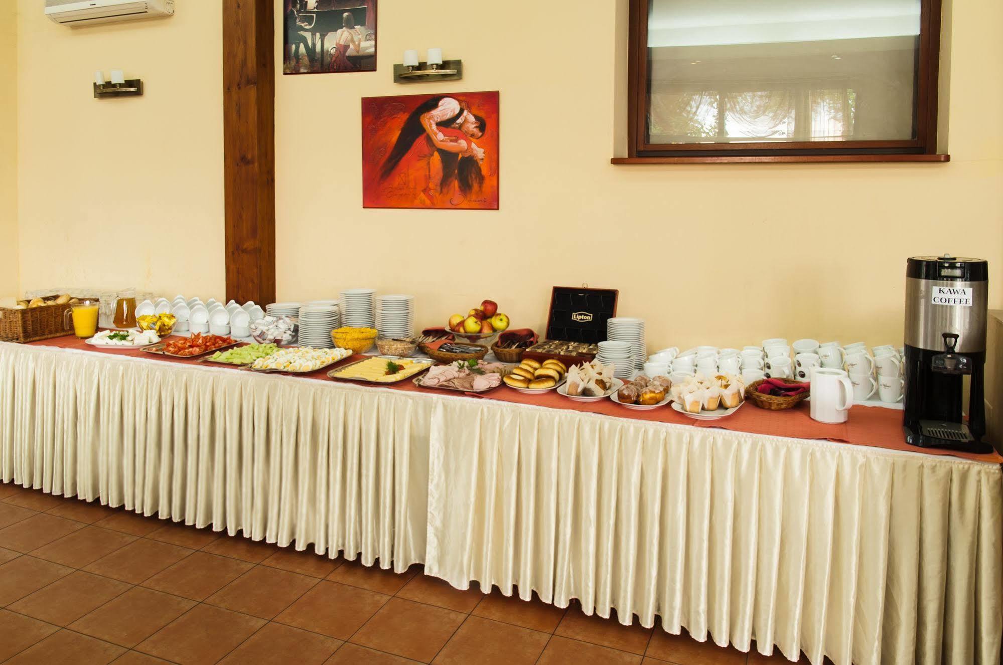 Parkhotel Economic Wielka Wies  Екстериор снимка