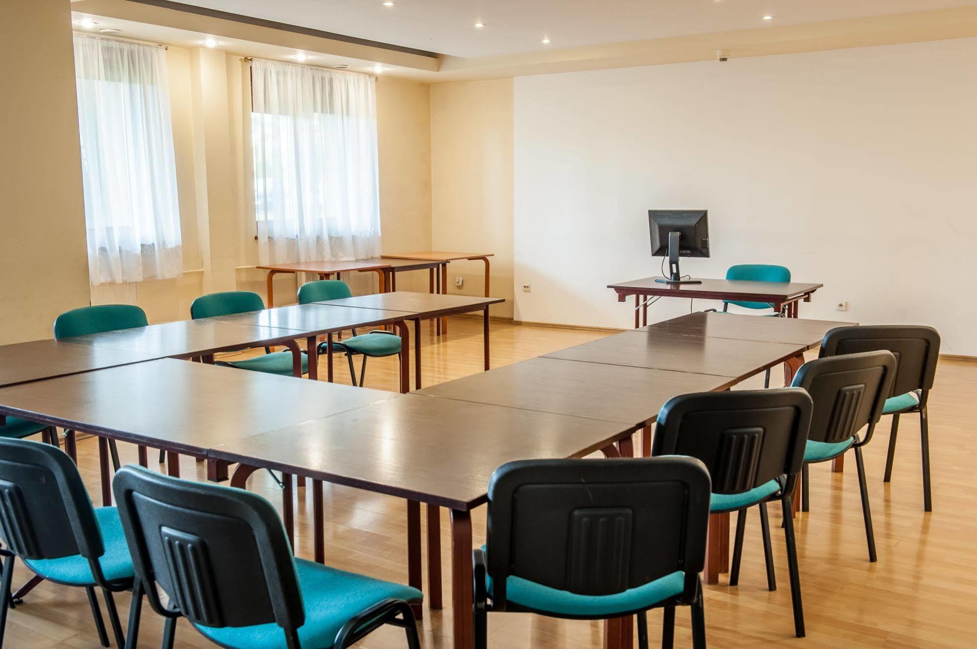 Parkhotel Economic Wielka Wies  Екстериор снимка