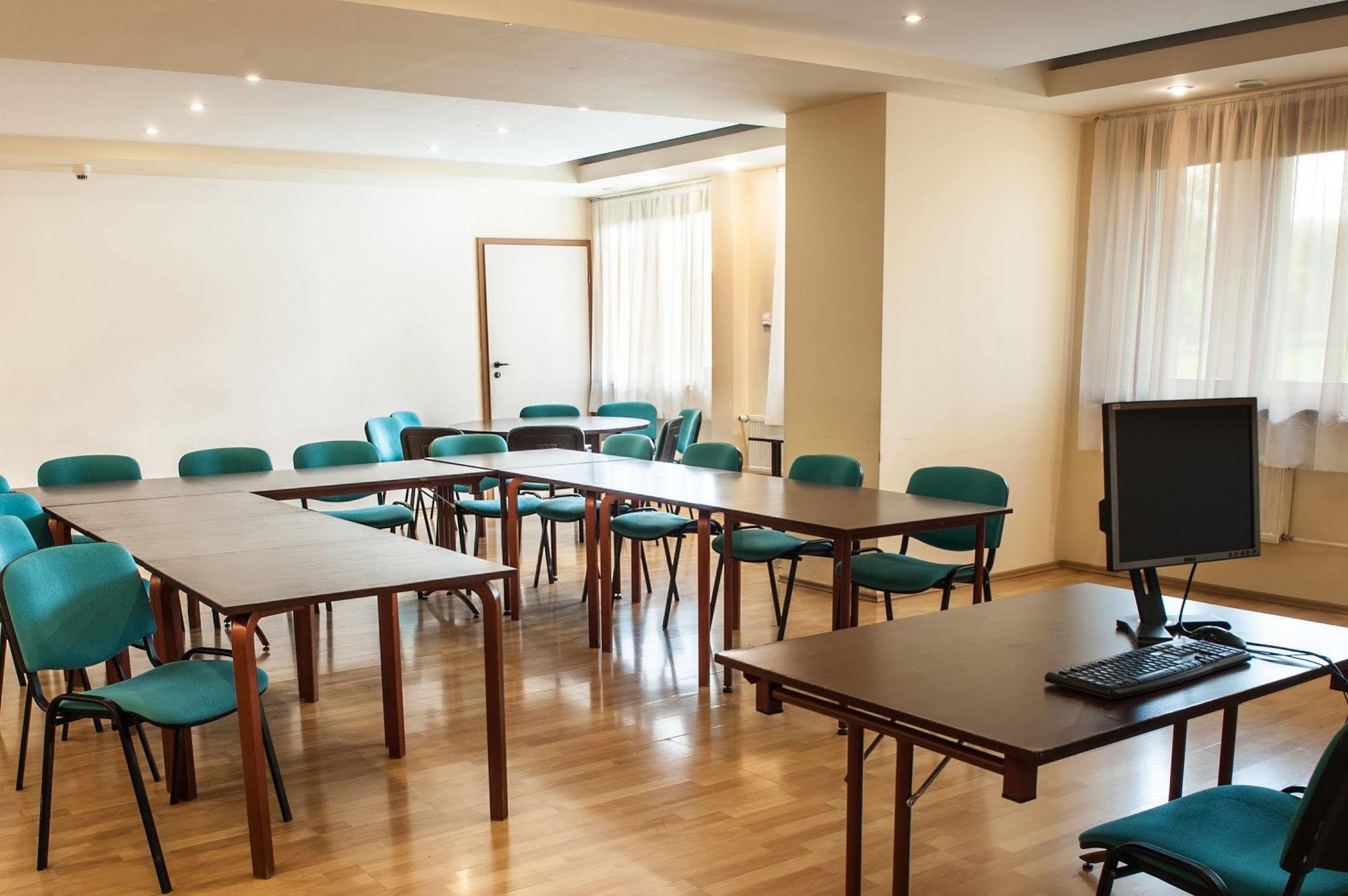 Parkhotel Economic Wielka Wies  Екстериор снимка